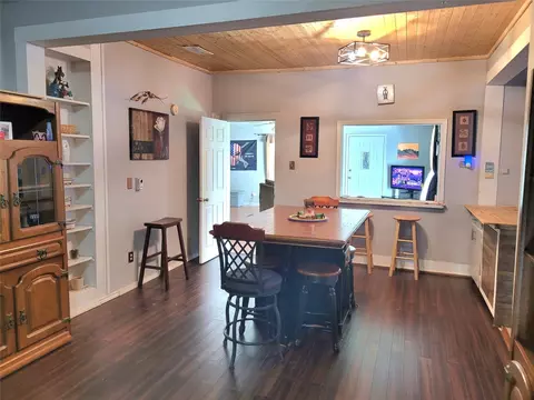 Dining - 704 W Walcott Ave, Comanche, TX 76442 photo 4 of 5