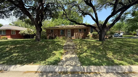 1629 Scenery Hill Rd, Fort Worth, TX 76103