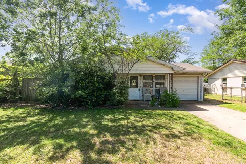 606 Ridgecrest Dr, Lewisville, TX 75067