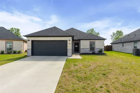 8908 Kiowa Dr, Greenville, TX 75402
