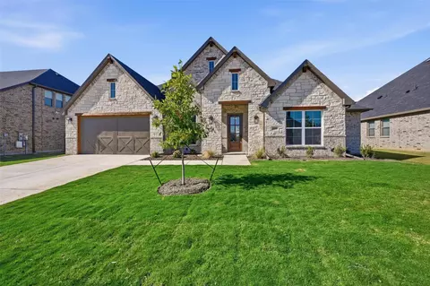 610 Golden Crst, Haslet, TX 76052