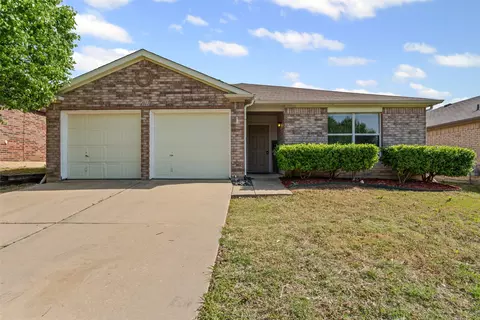 1812 Little Deer Ln, Fort Worth, TX 76131
