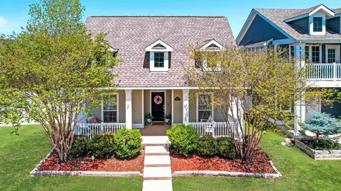 901 Hayden Ln, Savannah, TX 76227
