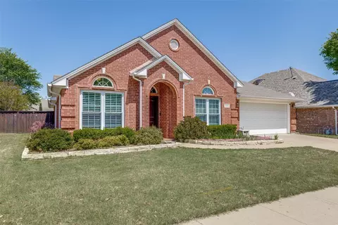 2305 Everton Dr, Arlington, TX 76001