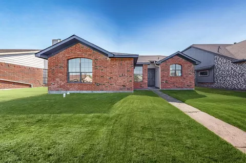 3920 O B Crowe Dr, Dallas, TX 75227