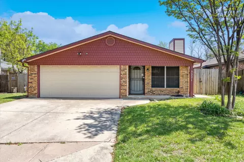 5221 Rowcrop Dr, Arlington, TX 76017