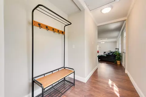 Entry Way - 711 Broadway Ave, Euless, TX 76040 photo 1 of 2