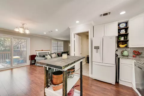 Kitchen - 711 Broadway Ave, Euless, TX 76040 photo 4 of 5