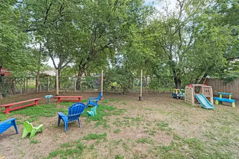 Exterior - 711 Broadway Ave, Euless, TX 76040 photo 6 of 8