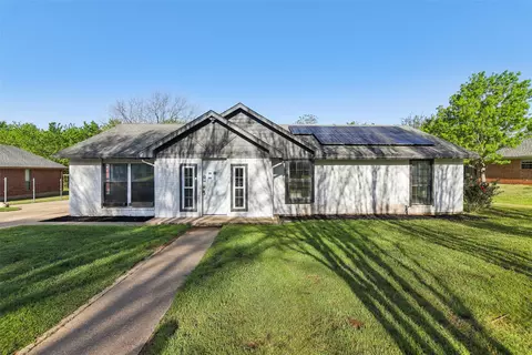 306 Shady Oak Rd, Keene, TX 76059