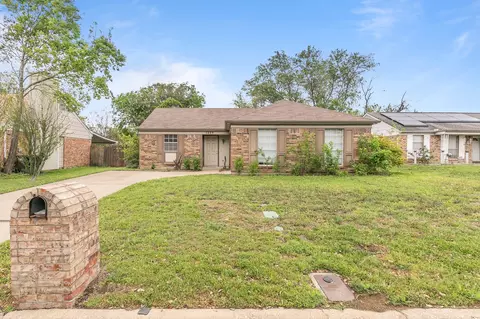 7229 Buttonwood Dr, Fort Worth, TX 76137
