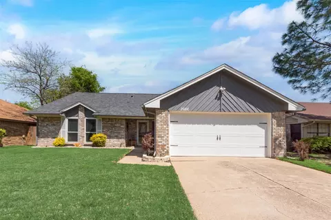2666 Hamilton Dr, Grand Prairie, TX 75052