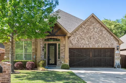 706 Bandelier Ln, Mansfield, TX 76063