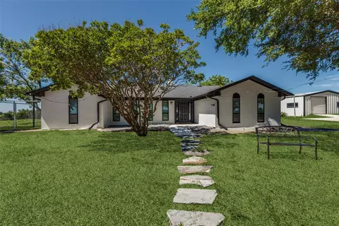 917 Marlow Rd, Bells, TX 75414