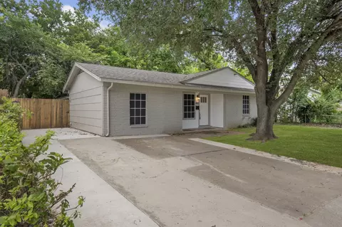 811 N Cooper St, Arlington, TX 76011