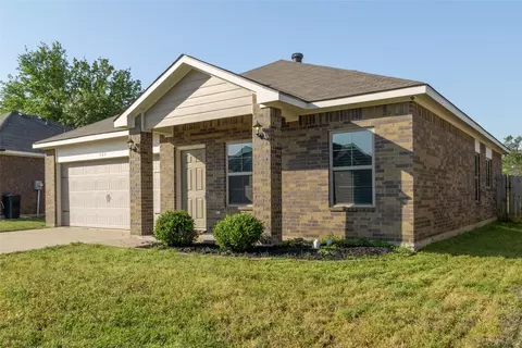 Exterior - 121 Mitchell Cir, Terrell, TX 75160 photo 4 of 4