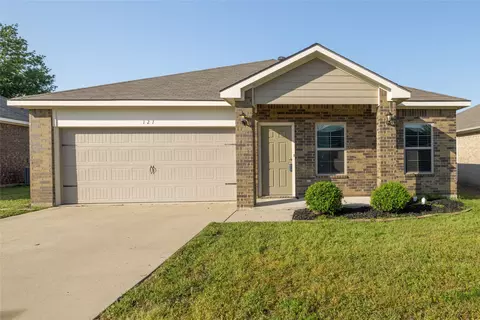 121 Mitchell Cir, Terrell, TX 75160