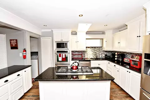 421 Maple St, Richardson, TX 75081 photo 3