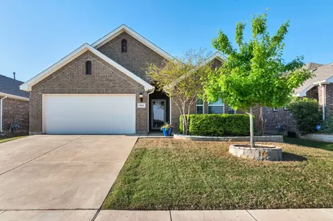 8952 Devonshire Dr, Fort Worth, TX 76131