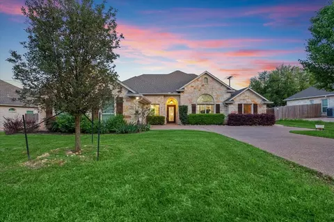 1308 Fort Collins Dr, Woodway, TX 76712