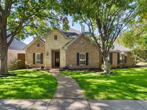 18731 Thorntree Ln, Dallas, TX 75252