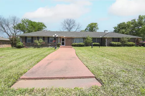 712 Henderson St, Wills Point, TX 75169
