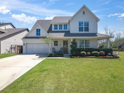 633 Prairie Ave, Aledo, TX 76008