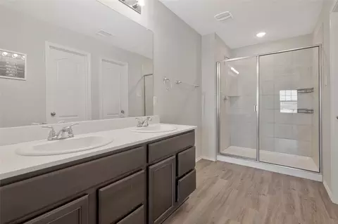 Bath - 2425 Canongate Dr, Denton, TX 76207 photo 2 of 4