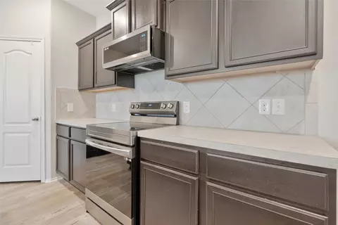 Kitchen - 2425 Canongate Dr, Denton, TX 76207 photo 2 of 3
