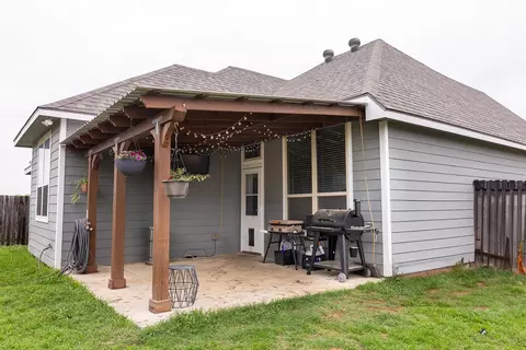 Exterior - 10800 Kestrel Ct, Waco, TX 76708 photo 3 of 5
