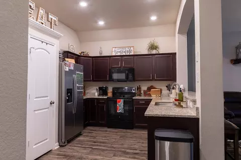 Kitchen - 10800 Kestrel Ct, Waco, TX 76708 photo 2 of 3