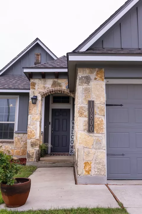Exterior - 10800 Kestrel Ct, Waco, TX 76708 photo 2 of 5