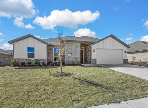 641 Mooney Dr, Saginaw, TX 76179