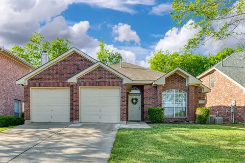 5921 Starboardway Dr, Fort Worth, TX 76135