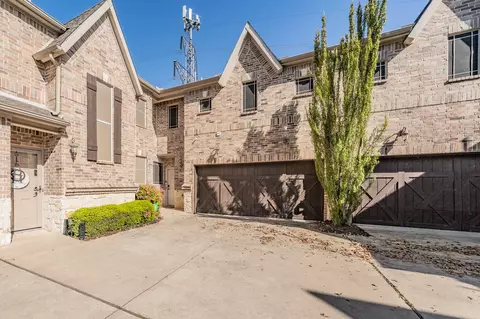 2940 Europa Dr, Grand Prairie, TX 75052