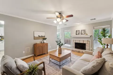 913 Silverstone Dr, Lewisville, TX 75067