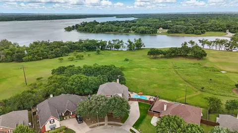 2803 Ivy Glen Dr, Grand Prairie, TX 75052