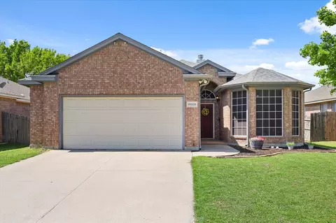 10509 Cloisters Dr, Fort Worth, TX 76131