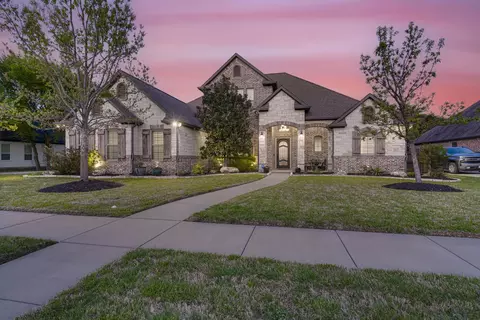241 Williamsburg Ln, Ovilla, TX 75154