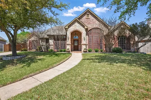 7805 Baywood Ct, North Richland Hills, TX 76182