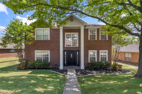 2210 Sword Dr, Garland, TX 75044