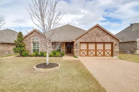 7233 Prestwick Ter, Benbrook, TX 76126