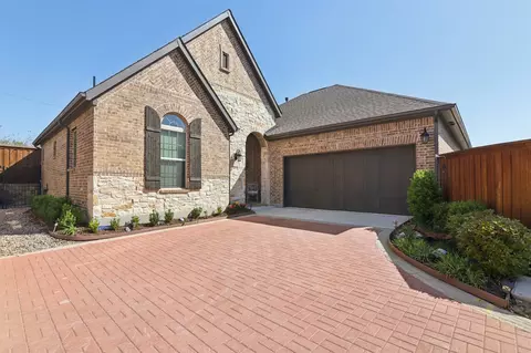 2019 Spotted Fawn Dr, Arlington, TX 76005