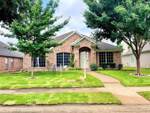 1216 Courtney Ln, Lewisville, TX 75077