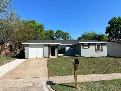 2805 Roberts Cir, Arlington, TX 76010