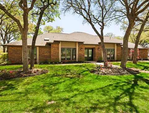 6 Highview Ct, Denton, TX 76205