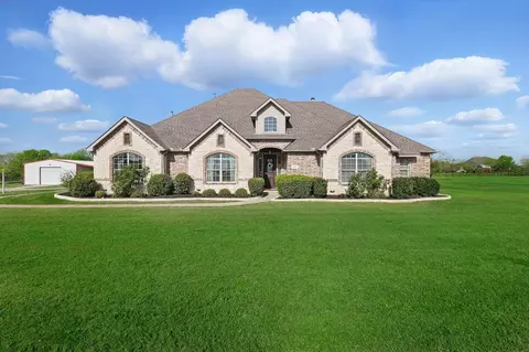 2321 Harvest Moon Ln, Sanger, TX 76266