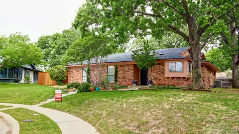 129 Edgewood Dr, Coppell, TX 75019