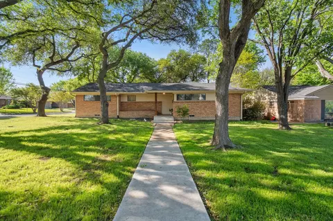 3636 Waldorf Dr, Dallas, TX 75229