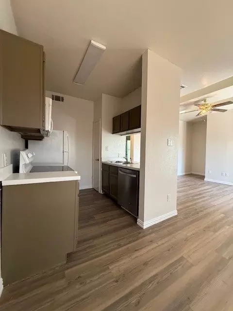  7126 Holly Hill Dr #304, Dallas, TX 75231 photo 5